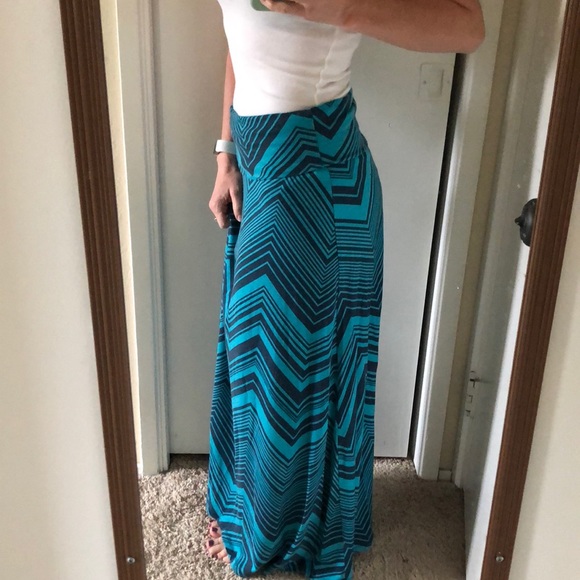 mossimo maxi skirt